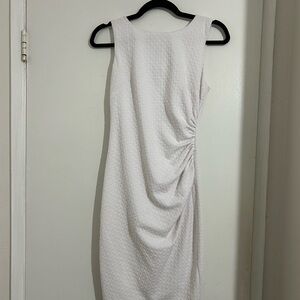 Elegant White Sleeveless Dress